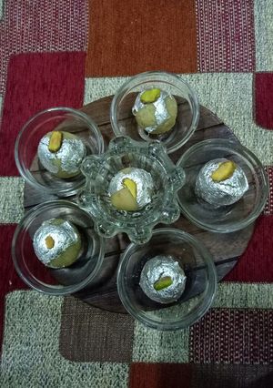 A picture of Kaju balls.
