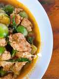 ผัดเผ็ดมะเขืออ่อนหมูเด้ง