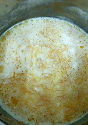 शेवयांची खीर (shewayanchi kheer recipe in marathi) रेसिपी चे मुख्य फोटो 