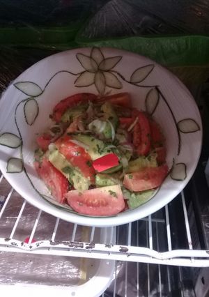 A picture of Tomato Avocado salad #Author Marathon#.