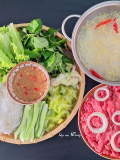 Hình của món Bò nhúng mẻ.