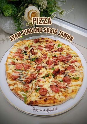 Foto resep Pizza Ayam Cincang, Sosis, Jamur