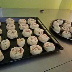 A picture of Pizza rools.