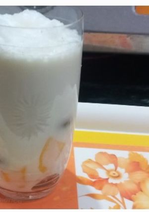 A picture of Custard vanilla ice cream shake.