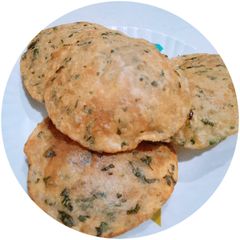 A picture of Methi puri.