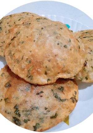 A picture of Methi puri.