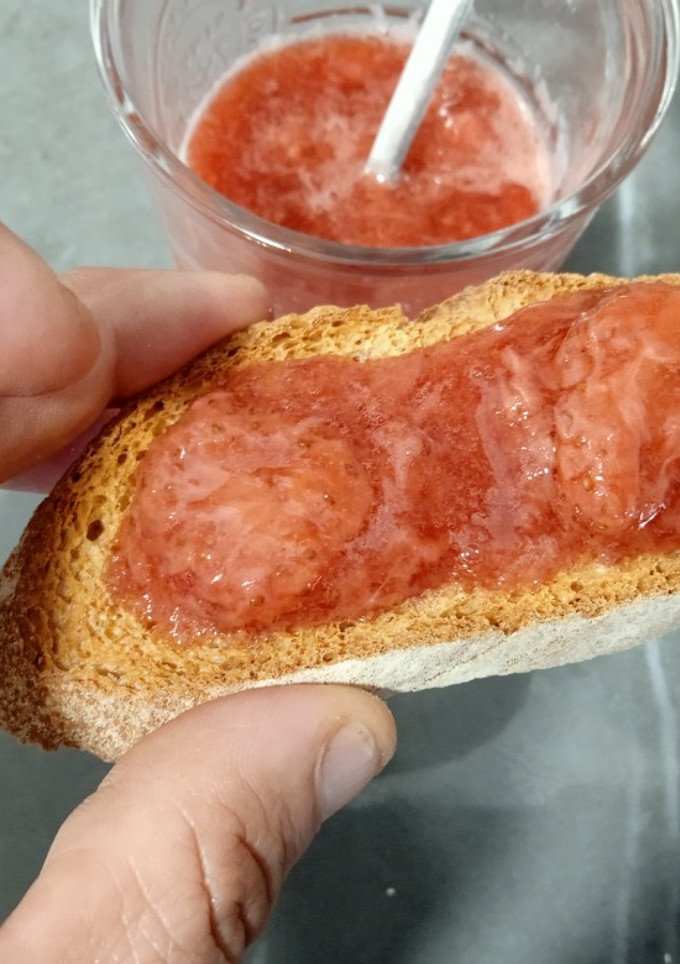 Una foto de Mermelada de fresa 🍓🍯