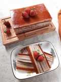 512. Puding Lapis Prancis Strawberry