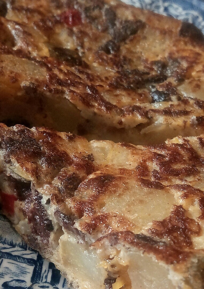 Una foto de Tortilla paisana con morcilla