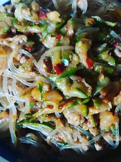 Foto di Vermicelli di soia con maiale e verdure
