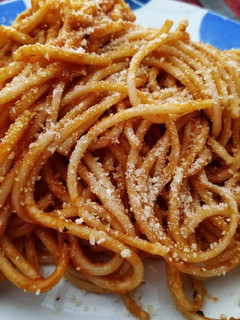 Una foto de Spaghetti rojo