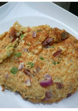 A picture of Noodles omelet.