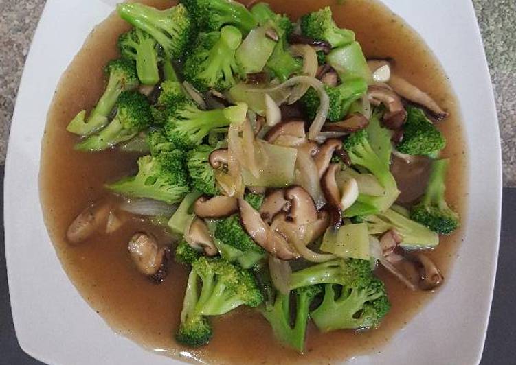 Brokoli siram jamur shitake