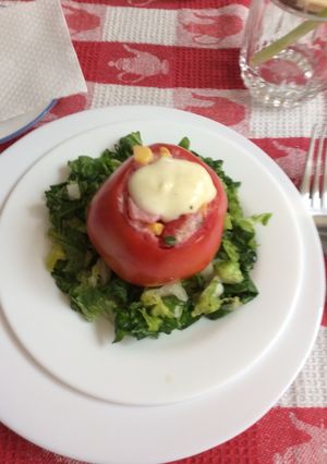 Una foto de Tomate relleno 🍅🍅🍅🍅