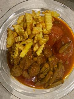 عکسی از دستور خورشت بامیه و سیب زمینی