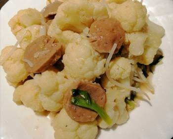 Popular Cuisine Sauteed Cauliflower with Fish Ball Practical Delicious