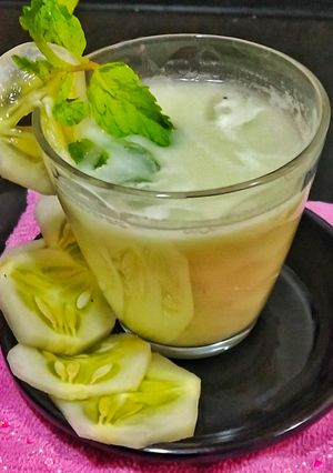 A picture of Cucumber Lassi.