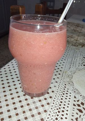 Une photo de Jus de pastèque 🍉 et banane 🍌