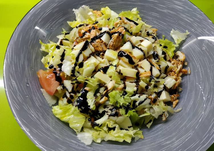 Ensalada Pollo y Queso