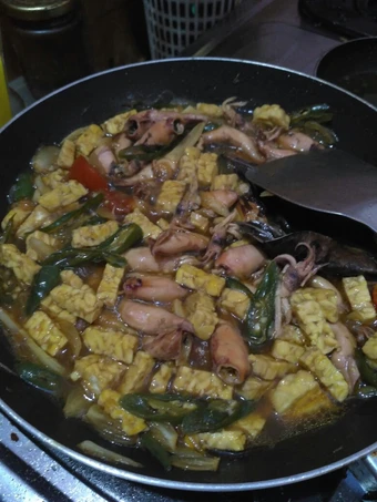 Langkah Mudah untuk Menyiapkan Resep  Tumis cabai hijau Tempe cumi yang Bikin Ngiler, Sempurna