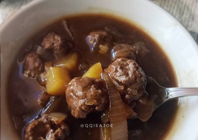 Semur Bola daging Kentang