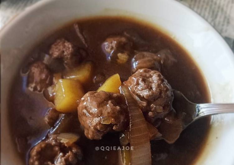 Resep Semur Bola daging Kentang yang Lezat Sekali