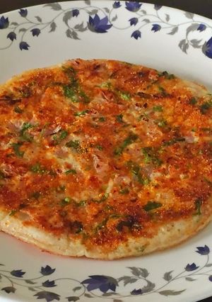 A picture of Onion Tomato Podi Uttapam !.