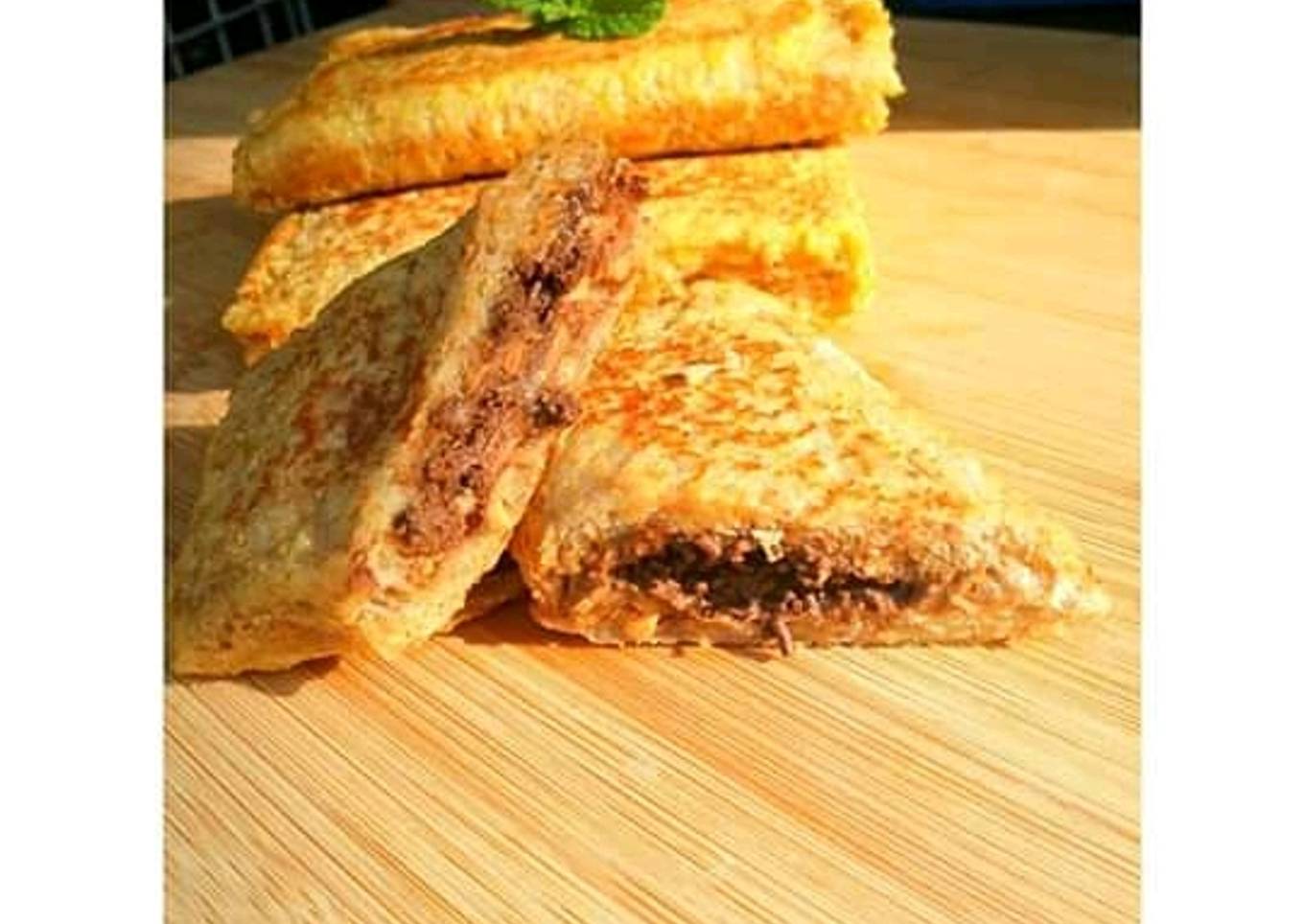 French toast with peanut butter