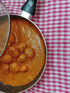 દમ આલુ(Dum Aloo Recipe in Gujarati) રેસીપી મુખ્ય ફોટો