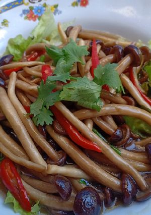 รูปของ เห็ดโคนญี่ปุ่นผัดซอลเห็ดหอม (เจ)