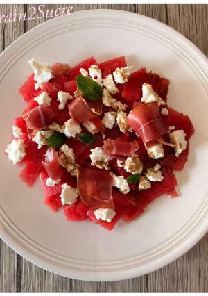 Une photo de   Pastèque, Chèvre & Jambon de Parme