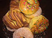 Una foto de donas al horno