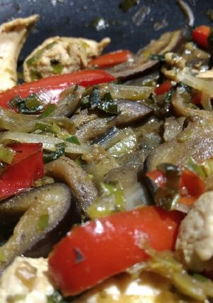 Una foto de Chop suey con pollo