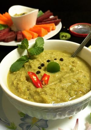 A picture of Green Peri Peri Sauce.