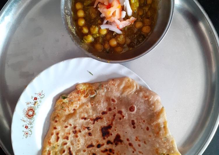 Recipe of Quick Mint mutter with paneer  paratha