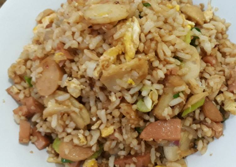 Resep: saat makan malamNasi goreng kornet sosis