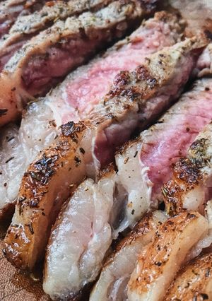 รูปของ สเต๊กเนื้อสันนอก (Strip steak)