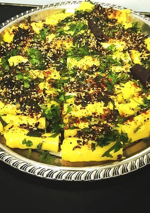 ખાંડવી (Khandvi Recipe in Gujarati) રેસીપી મુખ્ય ફોટો