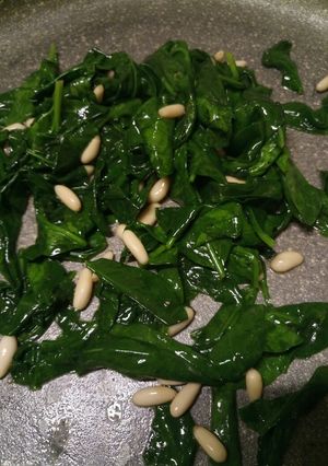 A picture of Buttered wilted baby spinach.