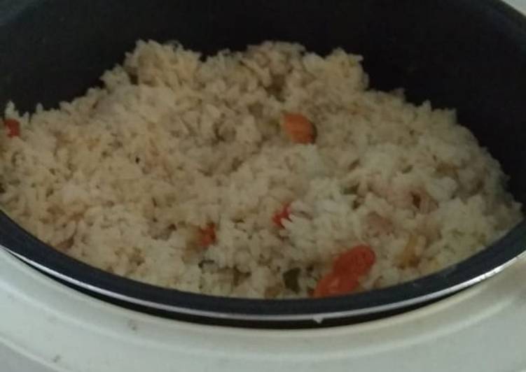 Nasi liwet teri medan (rice cooker)