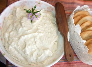 Foto principal de Dips de queso azul y almendras