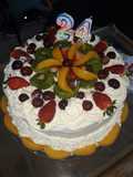 Tres leches relleno de flan con cobertura chantilly