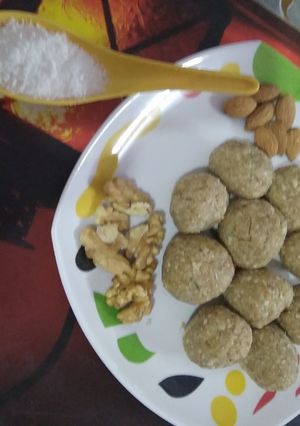 ડ્રાય ફુટ લાડુ(DryFruit ladoo recipe in Gujarati) રેસીપી મુખ્ય ફોટો