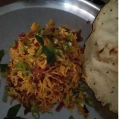 A picture of Lauki or moth ki Dal ki badi ke pulao.