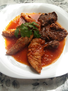 Una foto de Pollo guisado con setas (Rovellons)