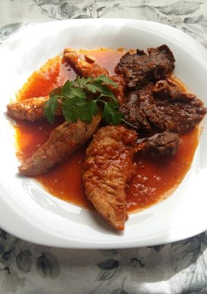 Una foto de Pollo guisado con setas (Rovellons)