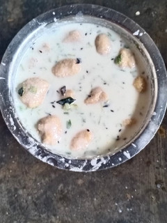 दही बड़ा (dahi vada recipe in hindi) रेसिपी मुख्य फोटो