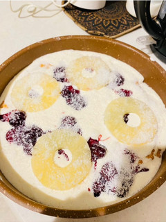 صورة لوصفة حلى الاناناس البارد بحشوة التوت🍇🍓