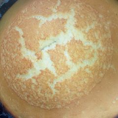 A picture of Chiffon lemon Cake.