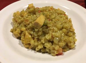 Una foto de Cebada perlada con pollo